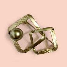 Load image into Gallery viewer, Brooch - Matte Golden
